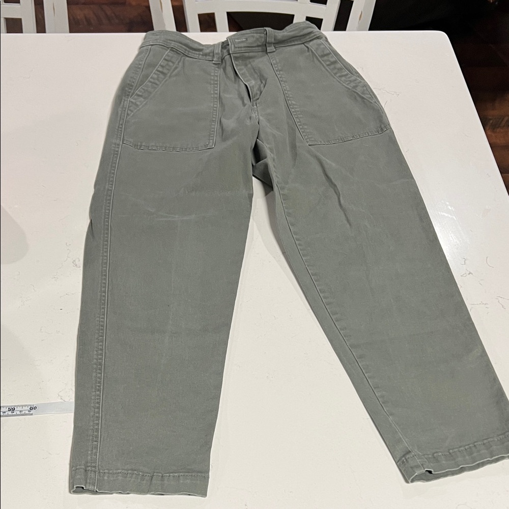a new day Womens Sage Green Capris